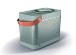 RETRO. Beolit 12 er et designmæssigt tilbageblik på tressernes populære Beolit transistorradioer fra B&amp;O. 