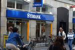 REGELRET. Sydbank har ikke brudt skatteloven, siger chefjurist Karin Sønderbæk. 