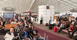PROPPET. Paris' største lufthavn har aldrig været nem at finde rundt i. Nu kan man få hjælp af en personlig assistent. 