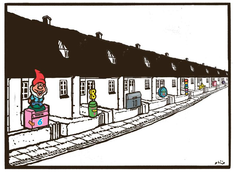 Postkasseshow. Fra 1. januar er det påbudt ved lov at have postkasse helt ude ved hækken. Hvis man da har en hæk.Tegning: Philip Ytournel 