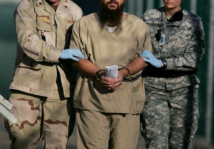 fangelejr. 11. januar 2002 ankom de første 20 fanger til Guantánamo-lejren i Cuba. I alt har 779 mænd siddet interneret, og i dag er der 171 tilbage. 