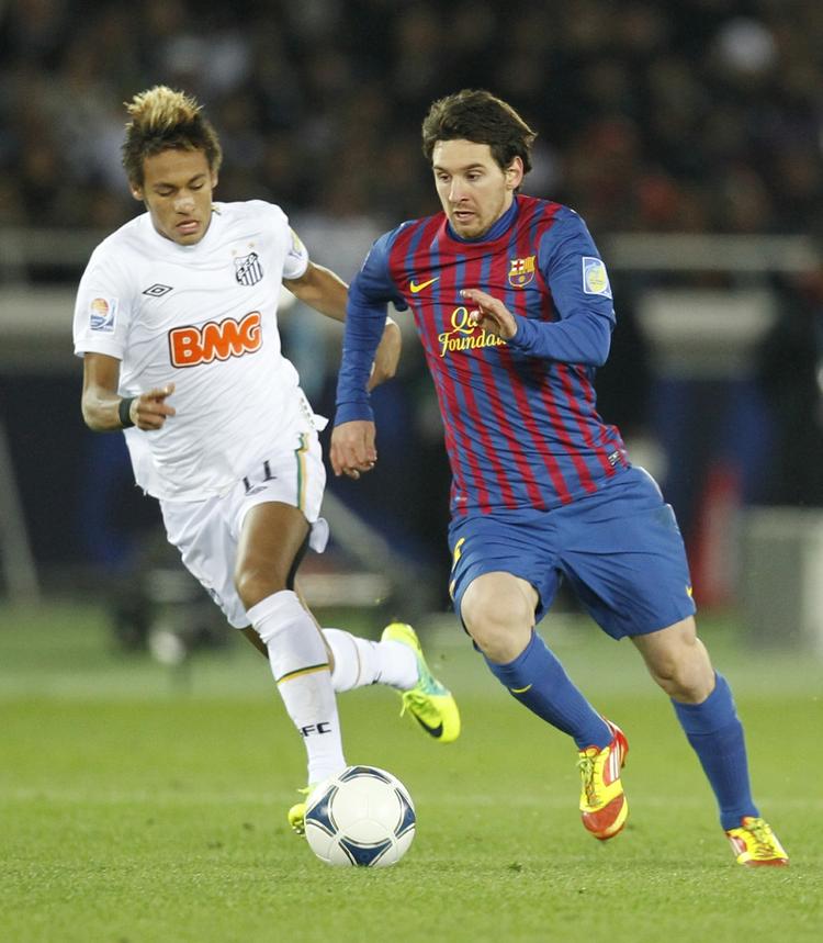 Stjernetræf. Lionel Messi (t.h.) og Barcelona var suveræne i VM-finalen for klubhold. Santos og Neymar blev slået 4-0. 