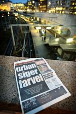 Lukket. Gratisavisen Urban udkommer for sidste gang i dag. Her ligger sidste udgave af avisen på Vesterport station. 