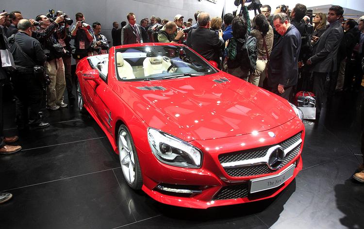 Åben. Sådan vil de fleste nok helst nyde deres nye Mercedes SL - med taget nede. 