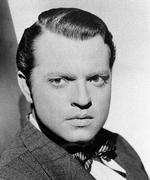 Oscarvinder. Den bare 25-årige Orson Welles' (billedet) debutfilm foranledigede en del furore, ikke mindst på grund af de oplagte ligheder mellem filmens hovedperson, aviskongen Charles Foster Kane og virkelighedens William Randolph Hearst, der forsøgte at bremse filmen. 