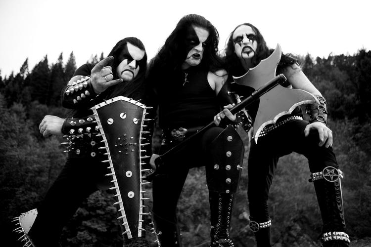 Krigsmaling. Black Metal bandet Immortal gør sig klar til at erobre Danmark. Bandet er tilføjet årets Copenhell-program. 