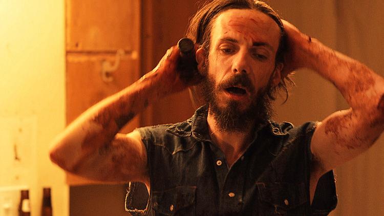 Overraskende.  Visse steder kan den vellykkede 'Red White &amp; Blue's raffinerede grusomheder  minde om den mesterlige  østrigske instruktør Michael Haneke. 