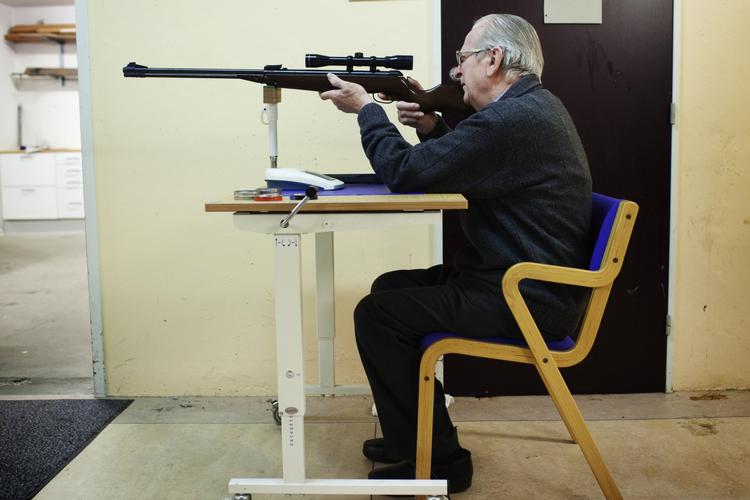 Ung. Holdningen til, hvornår man er ung eller gammel, ændrer sig gennem livet, afspejler en britisk rapport. Her mener 80-årige, at alderdommen først sætte ind, når man fylder 68. 