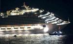 Forlis. 'Costa Concordia' har taget meget vand efter at være gået på grund ud for øen Giglio, Italien. 