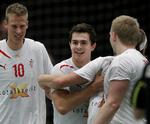 playmaker. 20-årige Rasmus Lauge (i midten) er foretrukket til startopstillingen fremfor Thomas Mogensen. 