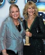 Diane Ladd og Laura Dern, der fik en pris for bedste kvindelige skuespiller i en TV-serie (komedie eller musical) var i godt humør. 