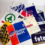 DUER IKKE. Eksperter anbefaler, at man kun anvender emballage, der er beregnet til mad, når man pakker sin mad ind. (Arkivfoto) 