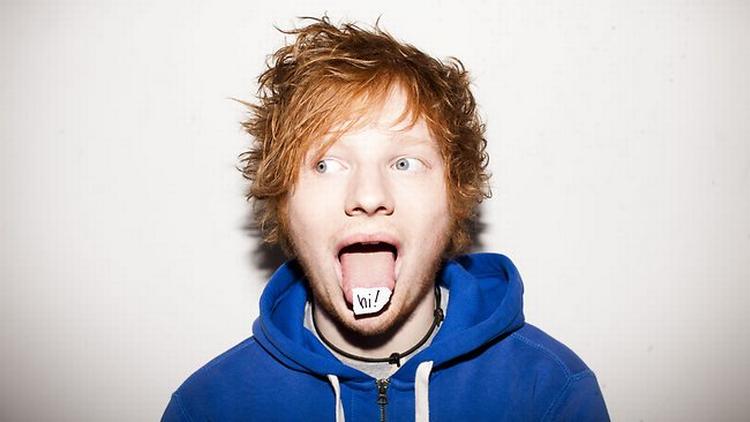 Komet. Ed Sheerans debutalbum udkommer d. 20 februar i Danmark. I England har det allerede solgt tredobbelt platin. 