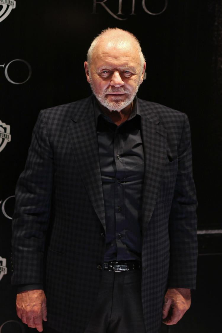 Komponist. I forbindelse med sit nye album afslører den aldrende Hopkins at han aldrig har følt sig hjemme i skuespillerverdenen. 