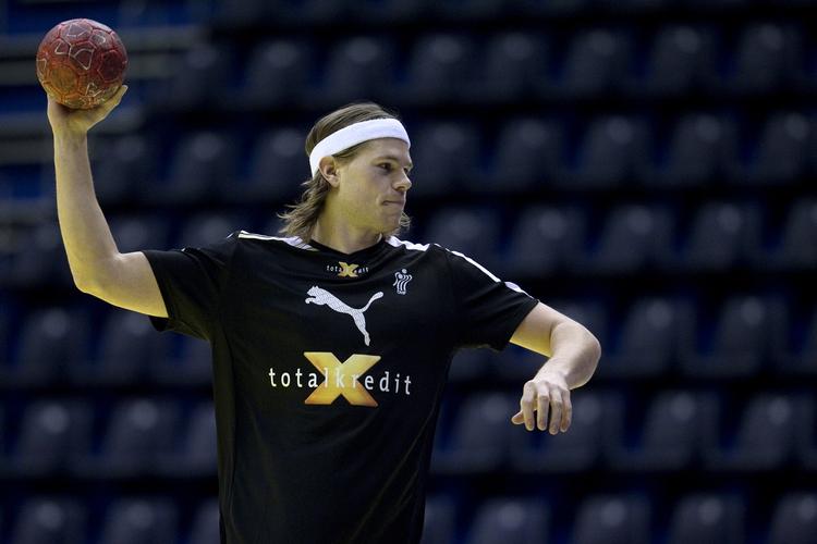 Træning. Mirakel-Mikkel vil spille hurtige mod serberne i aften. 