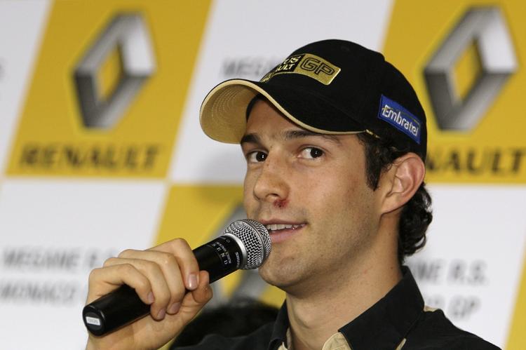 holdskifte. Hos Lotus Renault opnåede Bruno Senna 2 point i 2011. Nu skal han køre for Williams. 