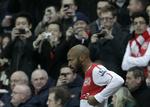 opbakning. Arsenals tilskuere elsker Thierry Henry, og franskmanden vil gerne beholde sit gode ry. 