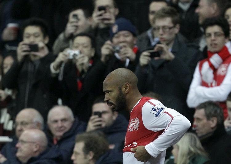 opbakning. Arsenals tilskuere elsker Thierry Henry, og franskmanden vil gerne beholde sit gode ry. 
