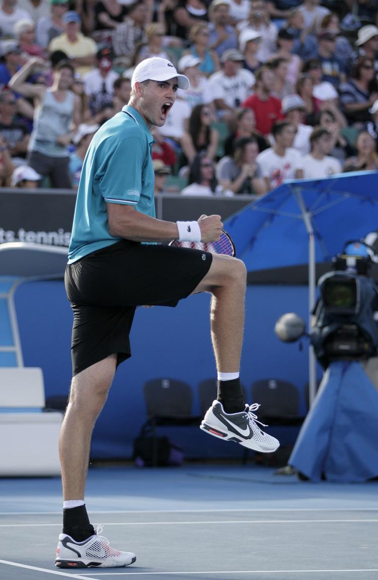 Kononkonge. John Isners 43 esser var intet i forhold i den legendariske kamp i Wimbledon, hvor han bragede 113 esser af sted. 