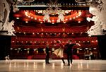 Fremstød. Alban Lendorf og Amy Watson på scenen i Washington under USA-turneen, som har skrabet over en halv mio. kr. sammen til Det Kgl. Teater. 