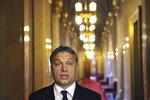 forsoningsbrev. EU-Kommissionen tog i går de første skridt mod Ungarn for traktatbrud. I dag har formanden for kommissionen modtaget et brev fra Ungarns regeringsleder, Viktor Orbán. 