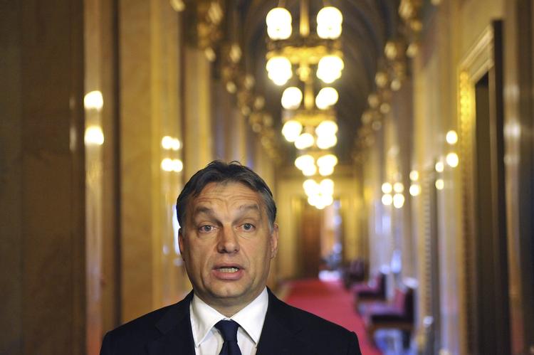 forsoningsbrev. EU-Kommissionen tog i går de første skridt mod Ungarn for traktatbrud. I dag har formanden for kommissionen modtaget et brev fra Ungarns regeringsleder, Viktor Orbán. 