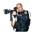 Teater. Den terrorsigtede Anders Behring Breivik satte sig selv i scene som korsridder i både tekst og billeder. En teaterforestilling om nordmandens manifest '2083' vækker forargelse blandt pårørende til hans mange ofre. 