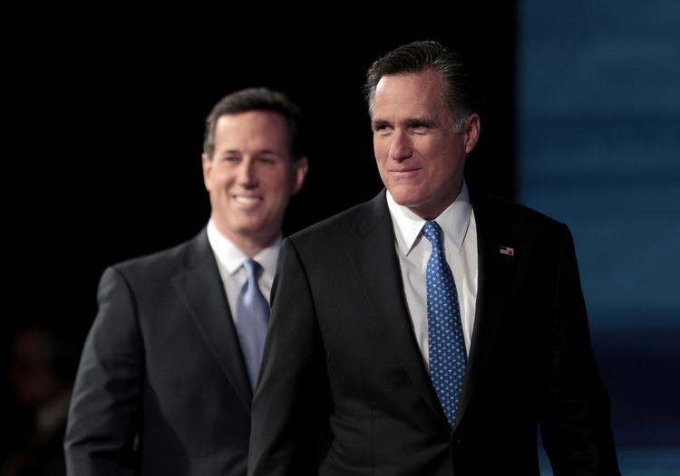 Vinderen? Mitt Romney vandt alligevel ikke primærvalget i Iowa, viser en fintælling. Vinderen står bag ham og hedder Rick Santorum. 