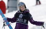 Freestyler. Sarah Burke vandt VM på halfpipe-bane tilbage i 2005 og arbejde aktivt for at få freestyle med på det olympiske program. Desuden havde hun sideløbende en karriere som model. 