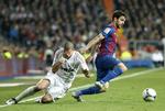 Hård. Pepe (t.v.) er blevet kritiseret i både ind- og udland efter Real Madrids 2-1-nederlag til FC Barcelona. 