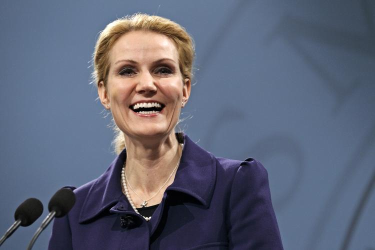 Finanslov. Bortset fra Liberal Alliance fik statsminister Helle Thorning-Schmidt alle partier i Folketinget med på sin første finanslov som regeringsleder. 