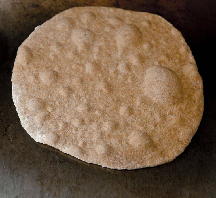 FRISKBAGT. Roti smager bedst frisklavet, eventuelt penslet med lidt klaret smør, eller ghee. 