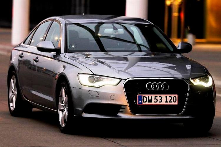 Velvoksen. Audi A6 er 4,91 meter lang og måler 2,08 meter mellem spejlene. Det kræver koncentration under parkering. 