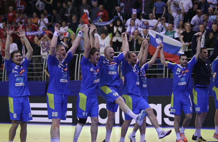 Følelser. Slovenerne kunne juble efter sejren over Island, mens nordmændene var rødglødende. 