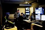 Redigering. Sidste hånd bliver lagt på udsendelsen 'Highlight' som viser det bedste fra TV2 Lorrys programmer i den uge, der er ved at være gået. 