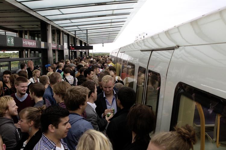 Succes. I 2011 købte 54,3 millioner passagerer billet til metroen, og det er næsten to millioner flere passagerer end i 2010. 