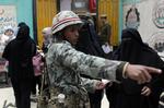Magtkamp. Egyptens magtfulde militær står i den kommende tid over for folkets stemme i form af Det Muslimske Broderskab, der fik næsten halvdelen af stemmerne ved landets første demokratiske valg. 