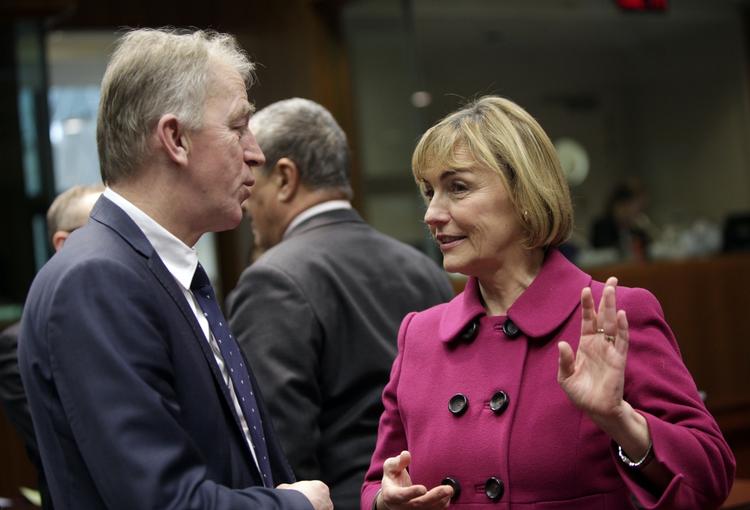 Sanktioner. Udenrigsminister Villy Søvndal i diskussion med sin kroatiske kollega, Vesna Pusic. 
