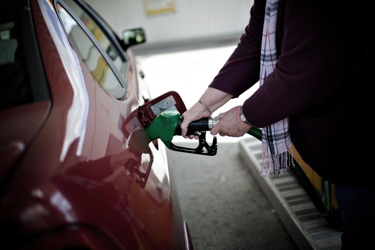 rekord. Prisen på benzin har aldrig været så høj før. Og i morgen kommer den til at tangere 13 kroner per liter. 