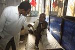 Ødelagt. Her er en af ofrene fra et blodigt bombeangreb, der fandt sted i Nigerias næststørste by, Kano, i fredags. Mindst 166 mennesker døde under angrebet. 