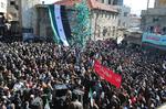 Oprør. Demonstranter fyldte gaderne i fredags i den syriske by Zabadani for at gøre oprør imod det syriske regime og Assad. 