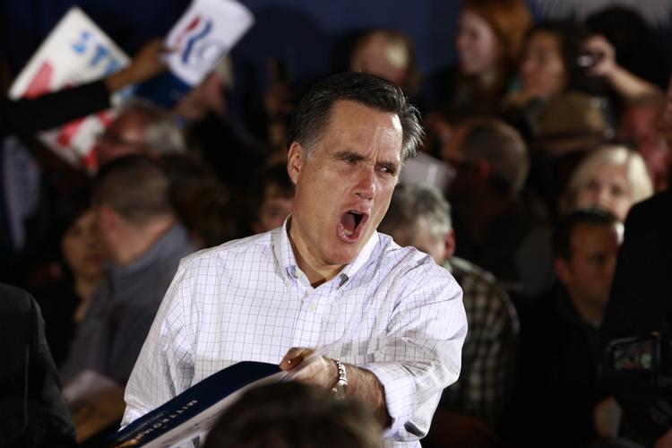 selvangiver. Mitt Romneys rivaler i kampen om at blive republikanernes præsidentkandidat har presset mangemillionæren til at offentliggøre sine skattepapirer. 