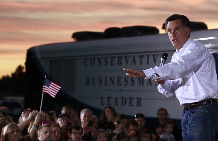 VELHAVER. Mitt Romney kæmper for at male et billede af sig selv som en, der forstå amerikanernes situation. Men samtidig er han sikret økonomisk takket være udlandskonti, afslører hans selvangivelse. 