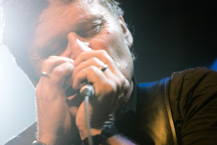 tosproget. Poul Krebs udgav sidste år både det engelsksprogede album 'Magnolia Tales' og det dansksprogede 'Der er noget ved alting'. Den nye single stammer fra sidstnævnte album. 