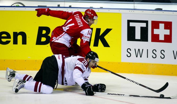 Fri. Starkov, der har russiske forældre, har spillet adskillige VM-turneringer for Danmark. 