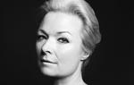 Det er første gang, Helle Helles litteratur dramatiseres til teatret. 