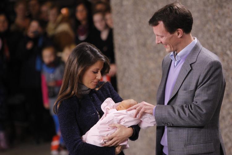 Prinsesse. Danmarks nyeste medlem af kongefamilien er netop blevet vist frem på Rigshospitalet. 