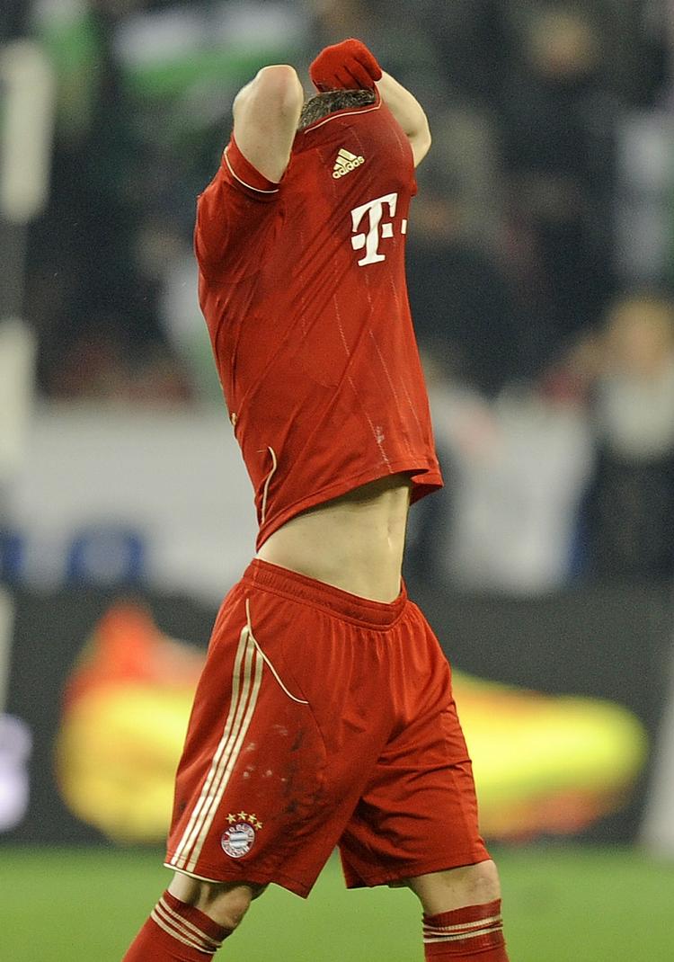 UPS. Midtbanemanden Bastian Schweinsteiger græmmer sig efter nederlaget i fredags til Gladbach. 