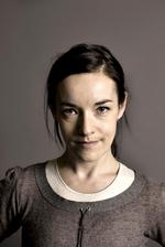 Shakespeare. En sonet er ikke bare 14 linjer, der rimer på hinanden. Shakespeares ældgamle digte rører ved alle de følelser, der spirer  i os, når vi forelsker os, mener Maria Rossing. 