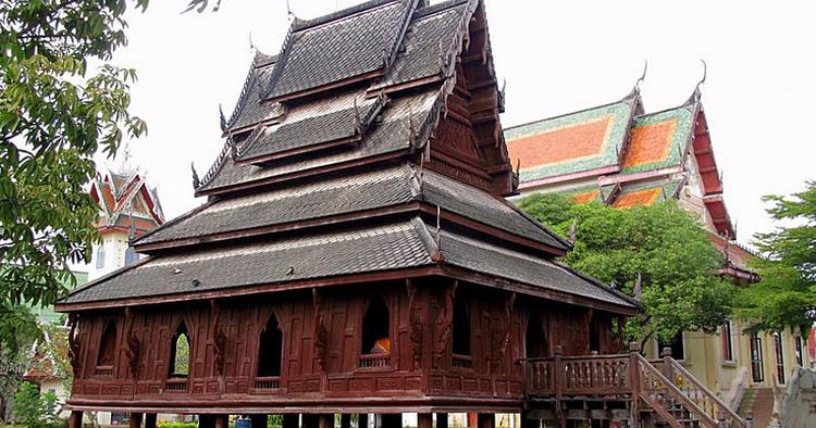 Wat Thung Sri Muang er et af mange templer i Ubon, der ligger i det nordøstlige Thailand. 